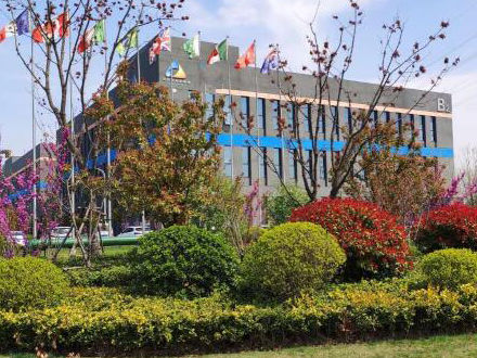 新廠房進(jìn)入全面裝修階段